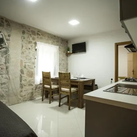 Stone House - Two Bedroom With Balcony Murter