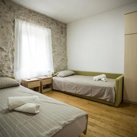 Stone House - Two Bedroom With Balcony